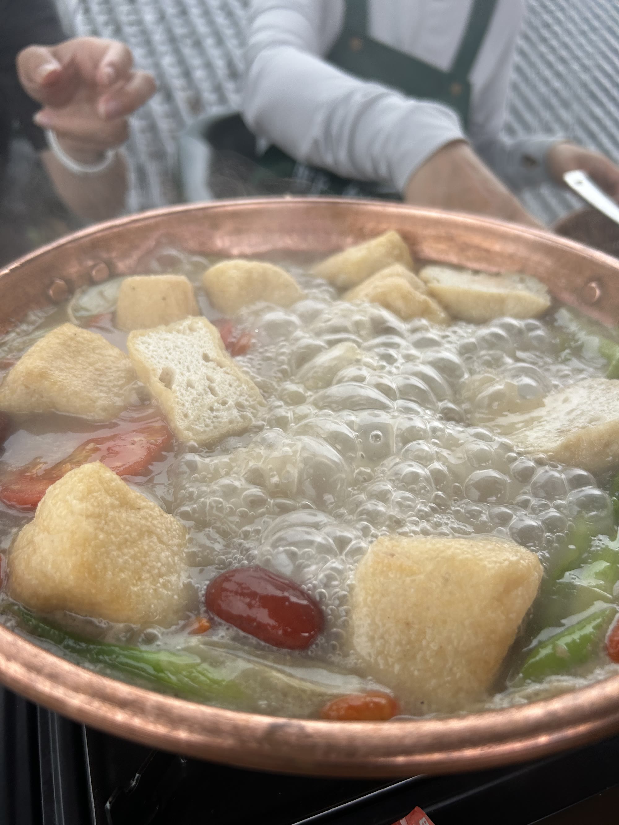 野鲜集野生菌锅