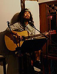 秋月阁餐厅歌手演唱