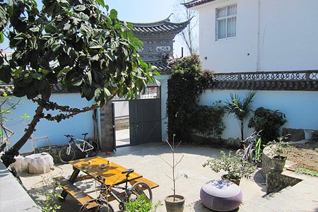 大理里岸客栈