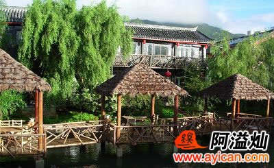 束河走走停停客栈