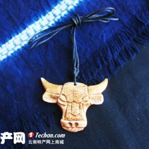 骨雕牛头挂坠